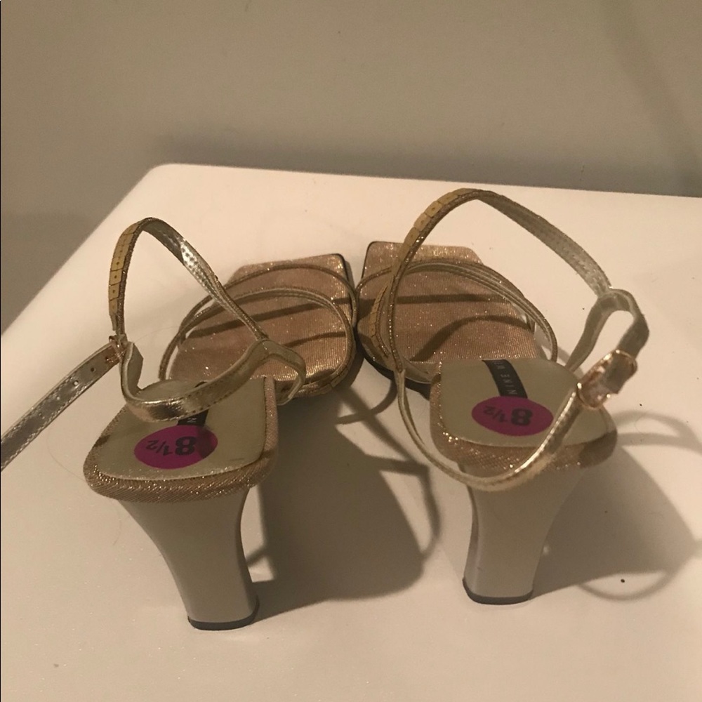 Sandals - Picture 2 of 3